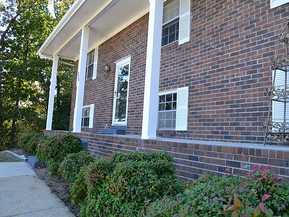 2nd image of 804 Trotter Ln