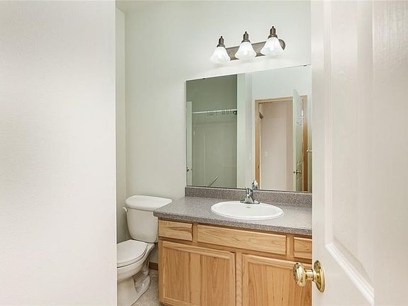 5th image of 1760 38th St W