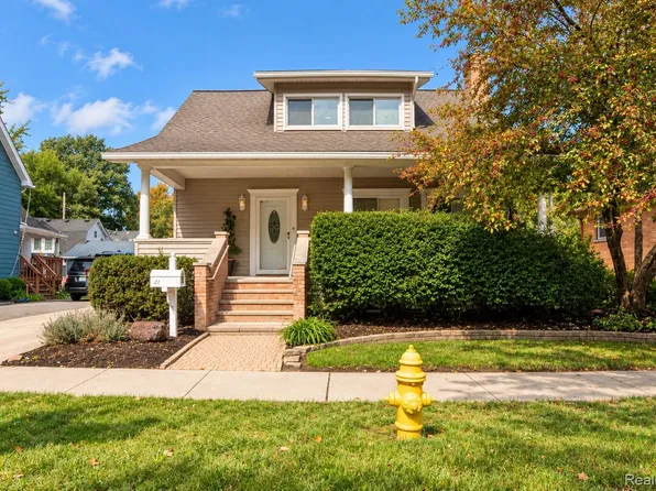 21 5th St, Mount Clemens, MI 48043