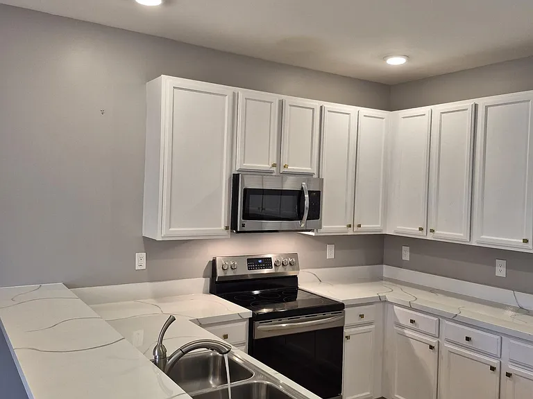 1325 Emsworth Dr — Photo 22
