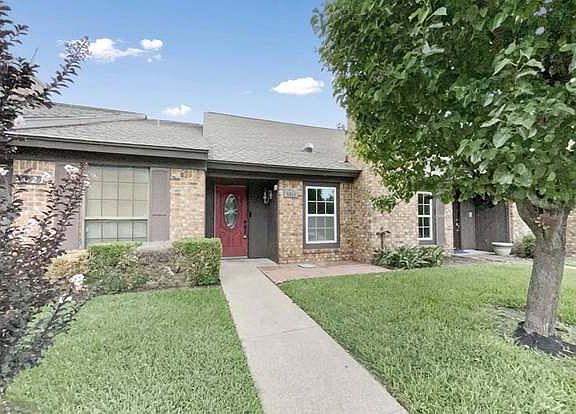 3rd image of 5019 Buttonwood Ln #A