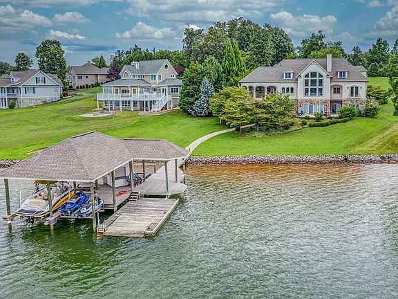 3rd image of 47 Marvin Gardens Dr