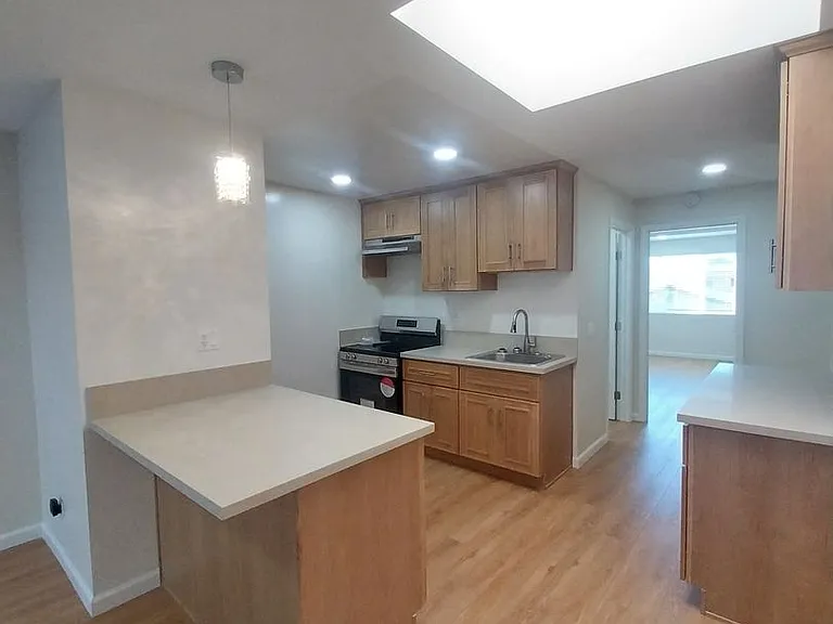 615 Junipero Ave — Photo 5