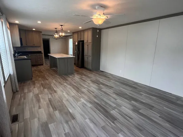 322 E 25th Ave, Sault Sainte Marie, MI 49783