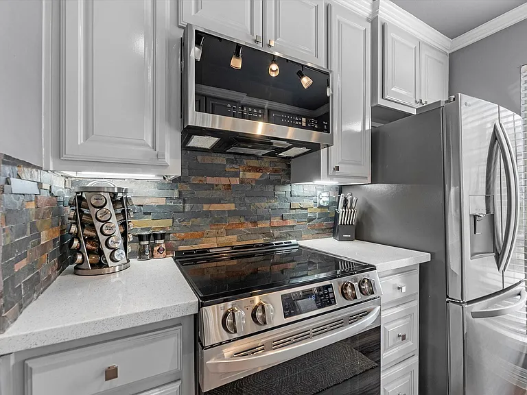 505 Westcott St #308 — Photo 11