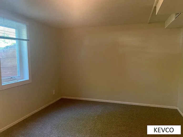 1400 Hillcrest Dr — Photo 17