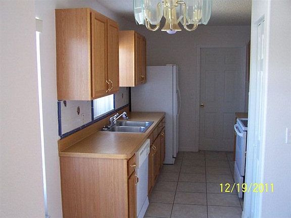 3rd image of 52 Felwood Ln