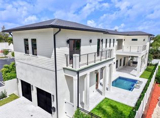 371 E Lakewood Rd, West Palm Beach, FL 33405