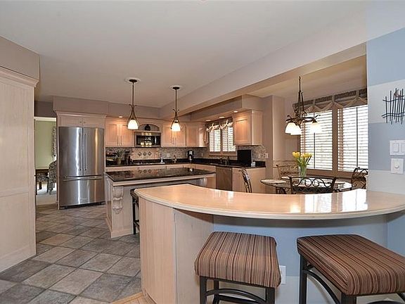 4th image of 4061 Willow Creek Dr