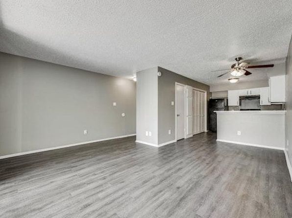 715 Hustead St APT 44
