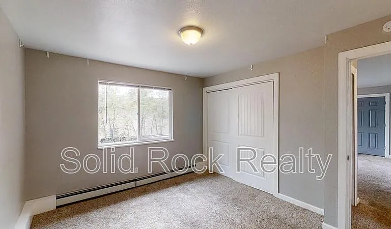 333 Bonnie Ct #4 — Photo 8
