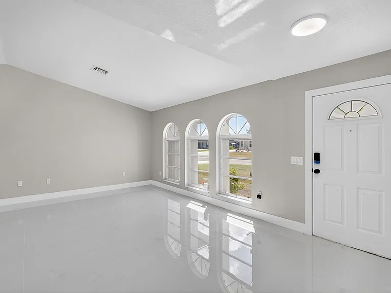 18662 Arapahoe Cir — Photo 11