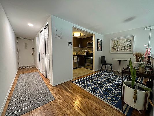 5th image of 10 Jones St APT 5b