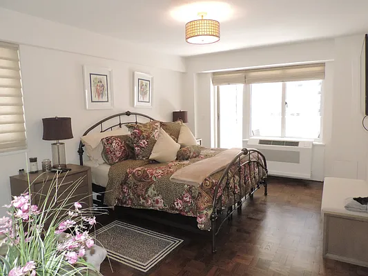 Rented by essential NEW YORK Real Estate | media 25