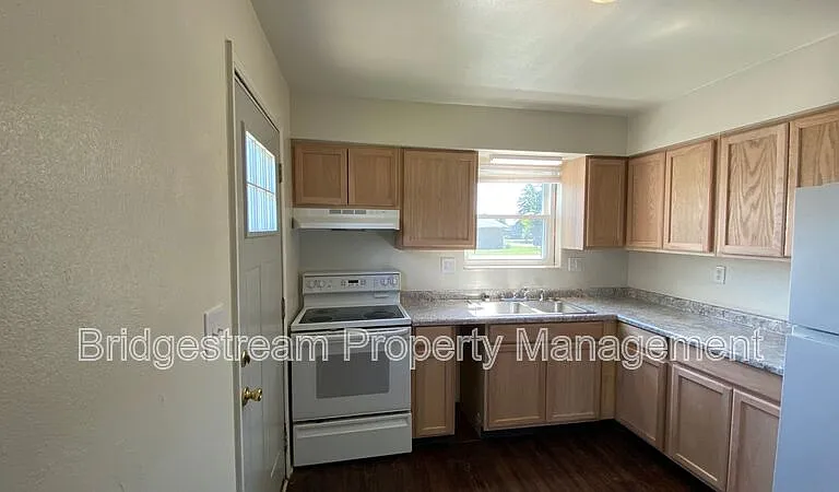 1299-1 Sanlor Ave — Photo 10