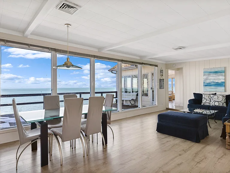 1414 Shore Dr — Photo 2