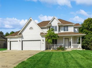 5949 Meadow Valley Ct, West Des Moines, IA 50266
