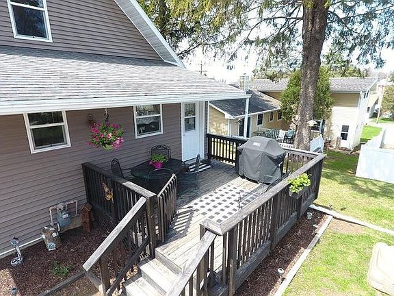 2nd image of 203 W Ave S