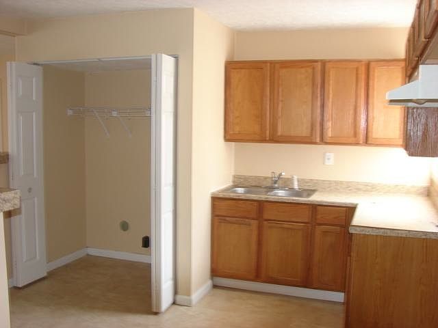 2nd image of 4923 W 34th St