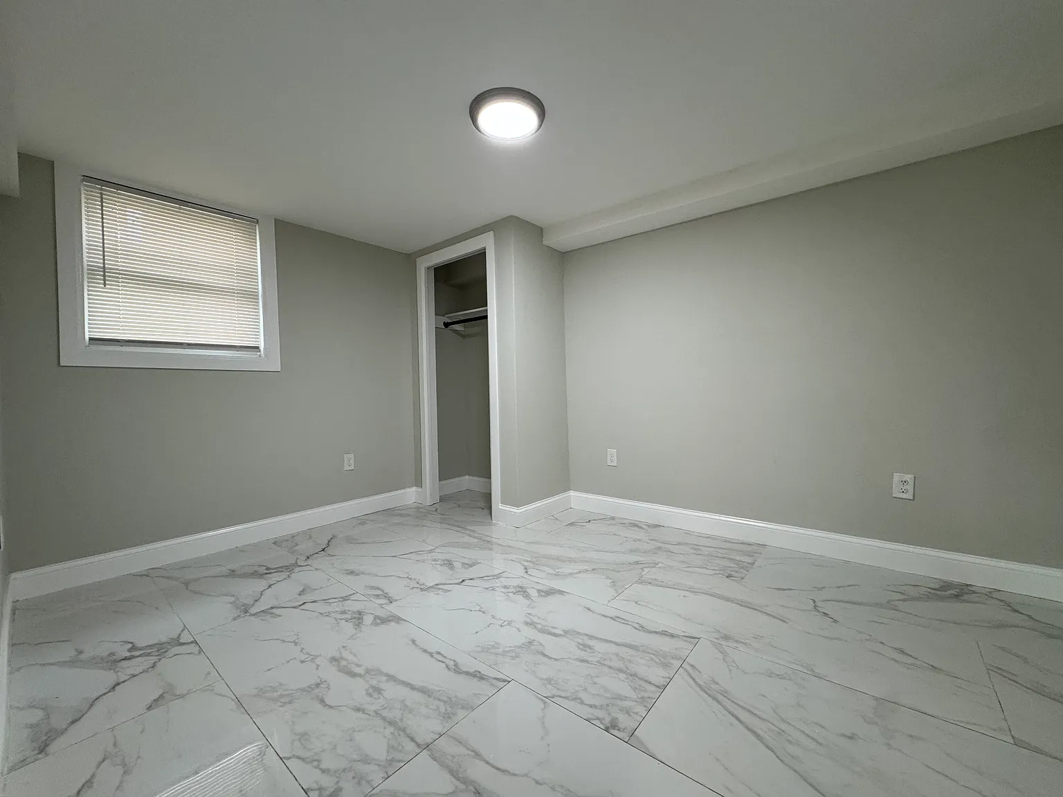 4 bed, 1100 sqft, $2,245 — Photo 3