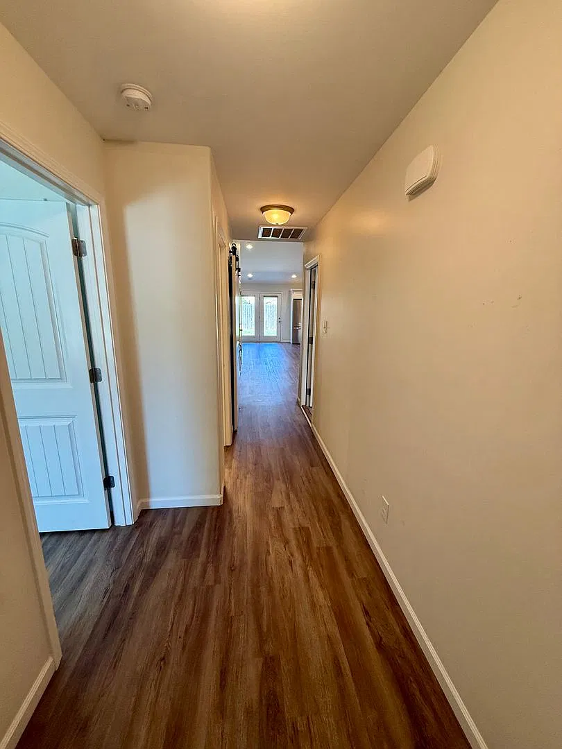 2 bed, 2.0 bath, 1179 sqft, $2,000 — Photo 4