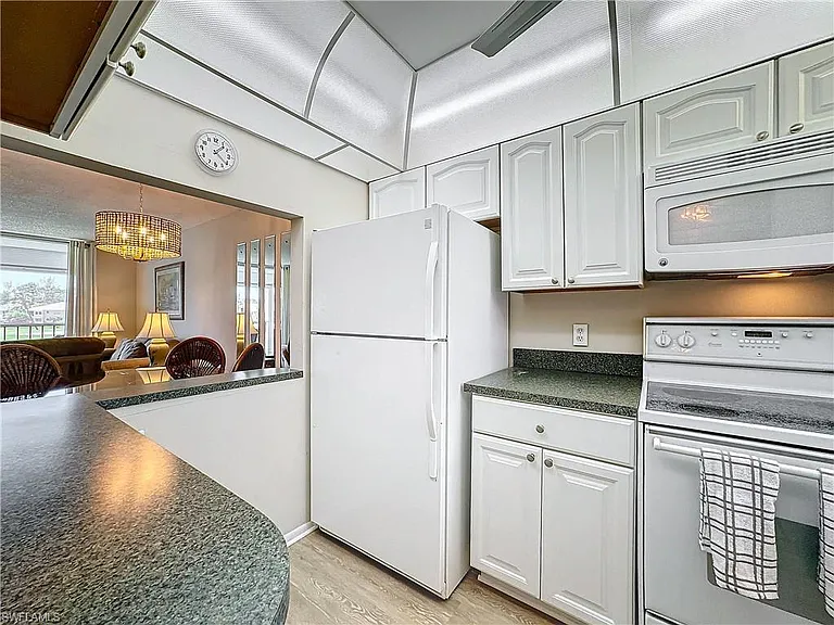 300 Forest Lakes Blvd #201 — Photo 8