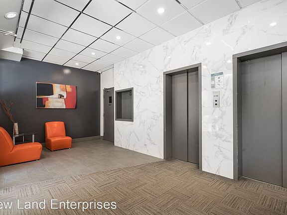 3rd image of 1901 N Prospect Ave #4900670