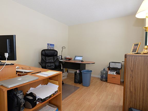 5th image of 692 McCrey Dr