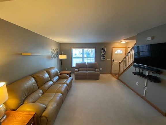 3rd image of 2705 Loveland Ave