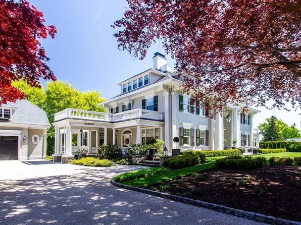 4 Cobb Ave, Manchester, MA 01944