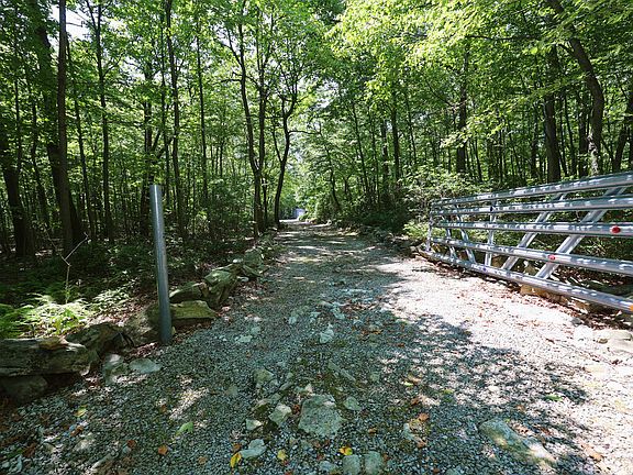 3rd image of 21089 Laurel Mountain Rd