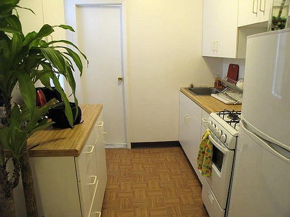 4th image of 422 E 73rd St APT 5B