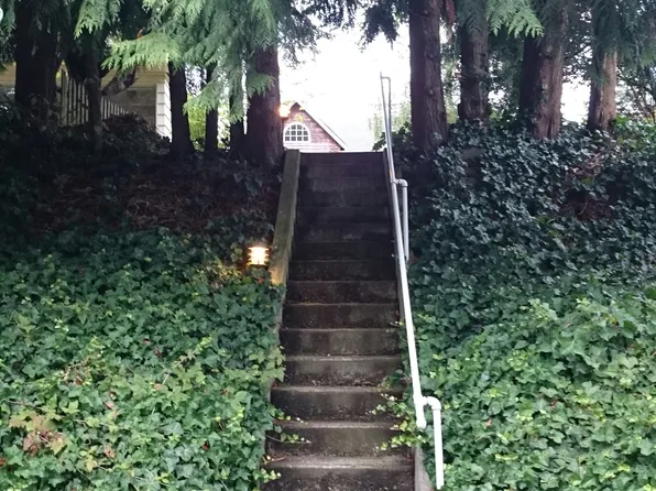 1917 3rd Ave W, Seattle, WA 98119