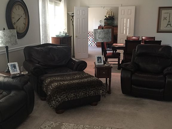 3rd image of 1001 Brentwood Ct