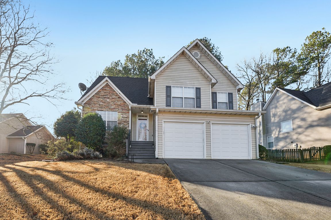 Rushing River Way-S1702-002.jpg