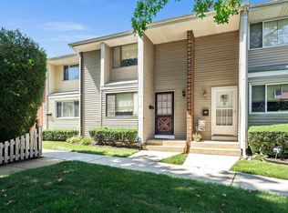 15 S Quincy Cir, Dayton, NJ 08810