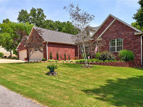 3rd image of 13 Alloway Ln