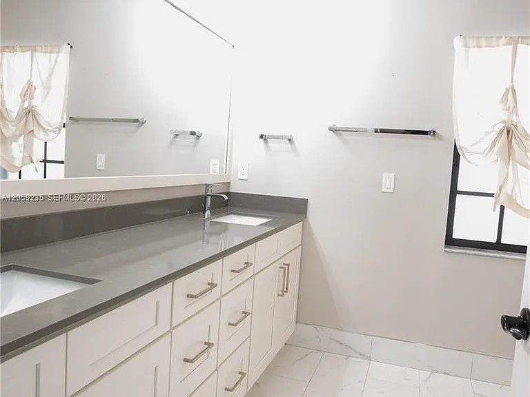 3160 Peachtree Cir — Photo 13
