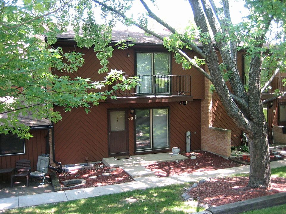 60 WOODHILLS BAY FOX LAKE IL 60020