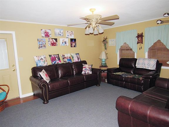 5th image of 222 Vicki St