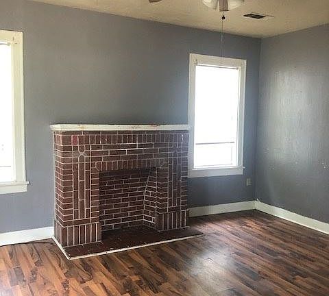 2nd image of 2510 Malcolm St