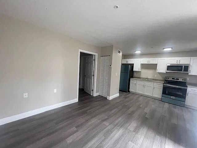 4383 Windsor Ave #2 — Photo 4