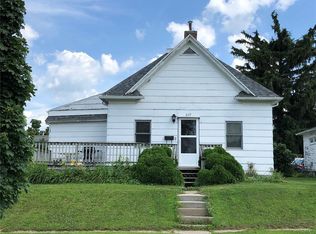609 E 5th St, Vinton, IA
