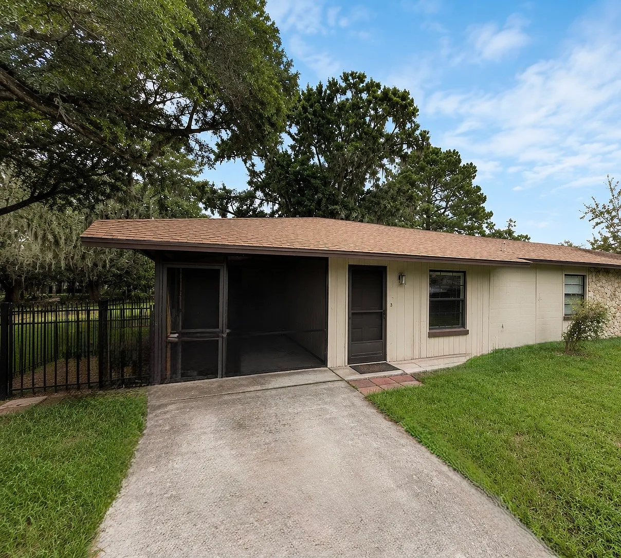 2 bed, 936 sqft, $1,750 — Photo 1