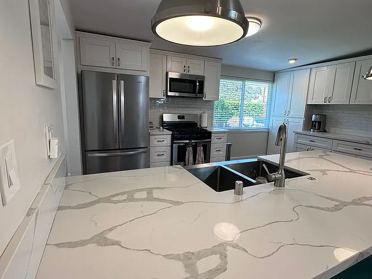 1210 Hemlock Ave — Photo 4