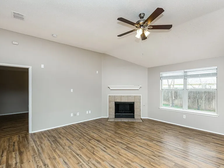 10813 Briaroaks Dr — Photo 4