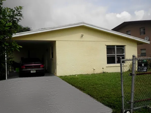 1532 W 20th St, Riviera Beach, FL 33404