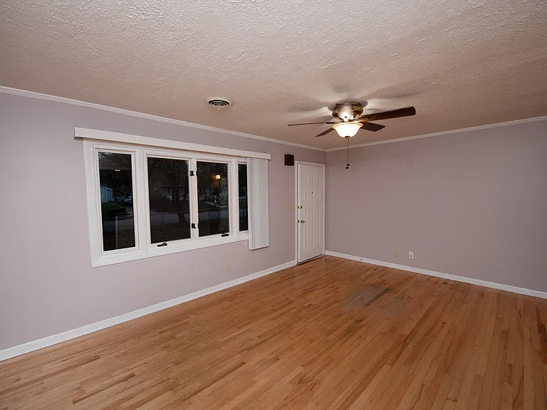 2505 Edgelea Dr — Photo 9