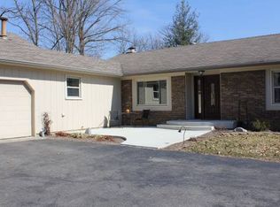 1021 Catalina Dr E, New Palestine, IN