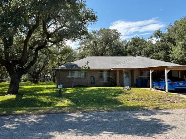 827 Raven Dr, Rockport, TX 78382